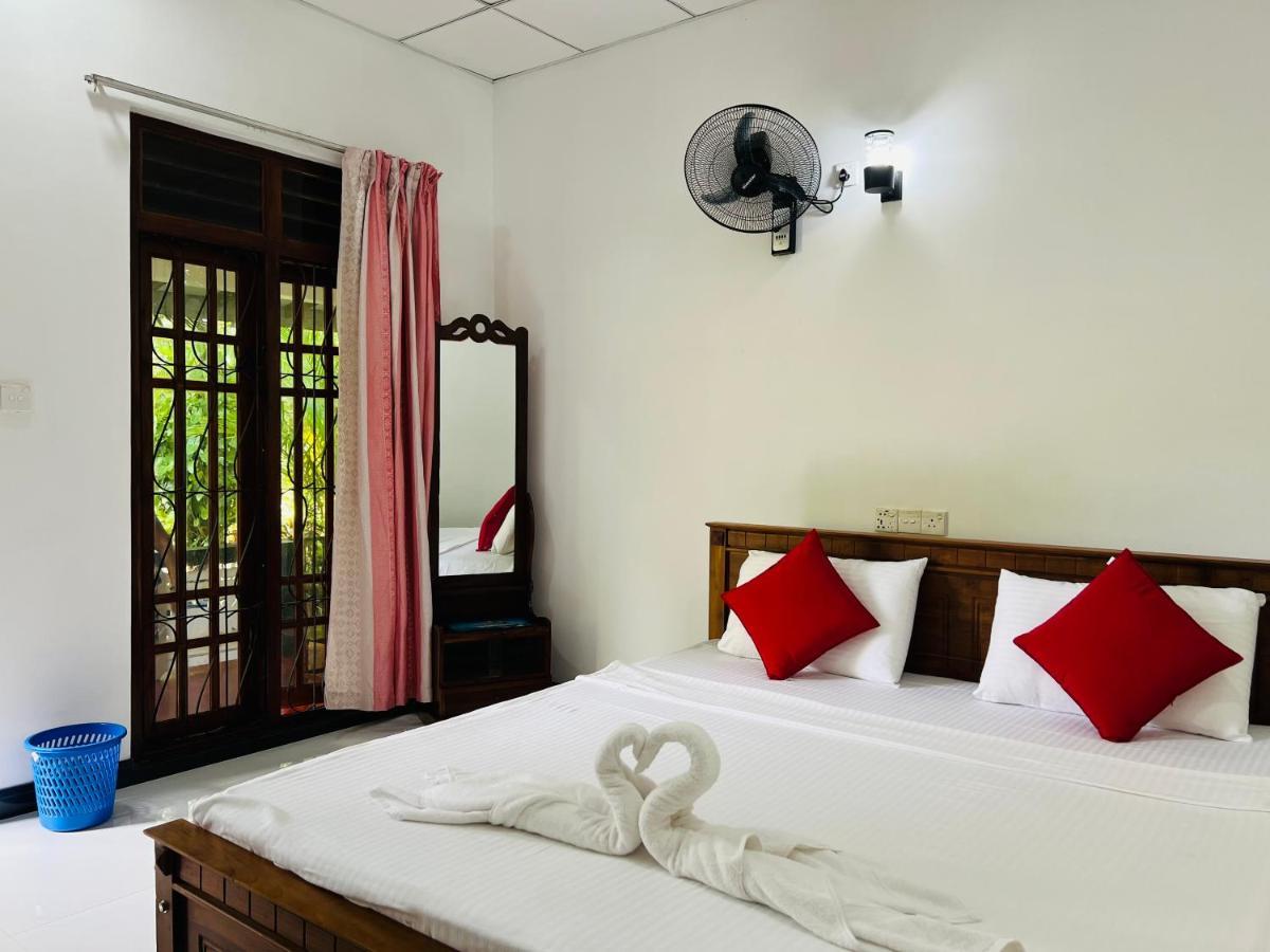 Sigiri Budget Homestay Sigiriya Esterno foto