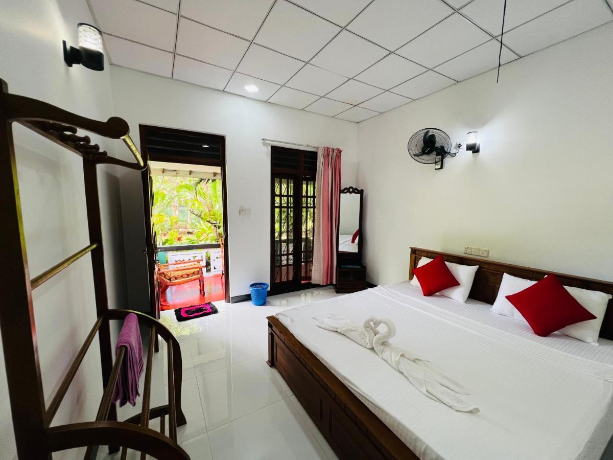 Sigiri Budget Homestay Sigiriya Esterno foto